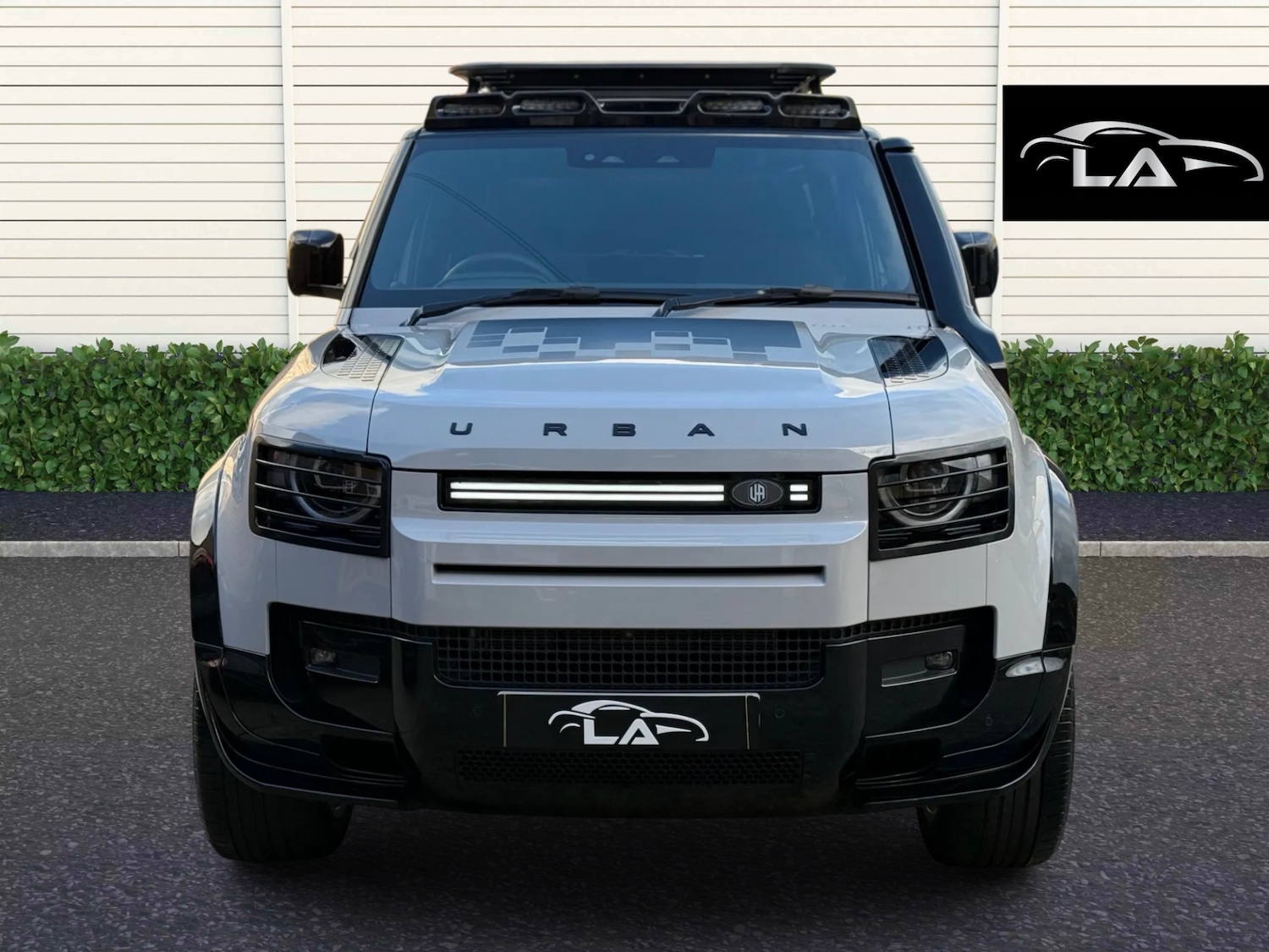 Used Land Rover Defender 2025 for sale - 76510310: Photo 4