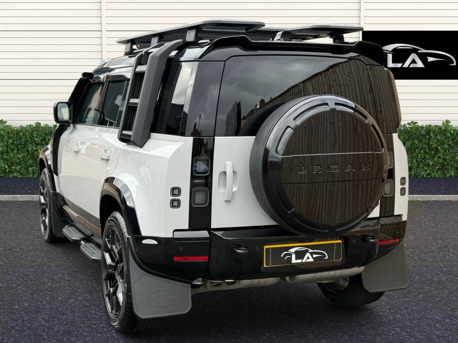 Used Land Rover Defender 2025 for sale - 76510310: Photo 6