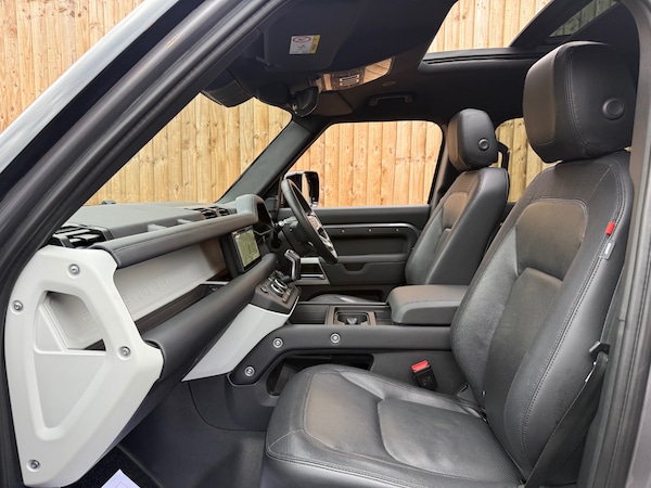 Used Land Rover Defender 2024 for sale - 75643891: Photo 8