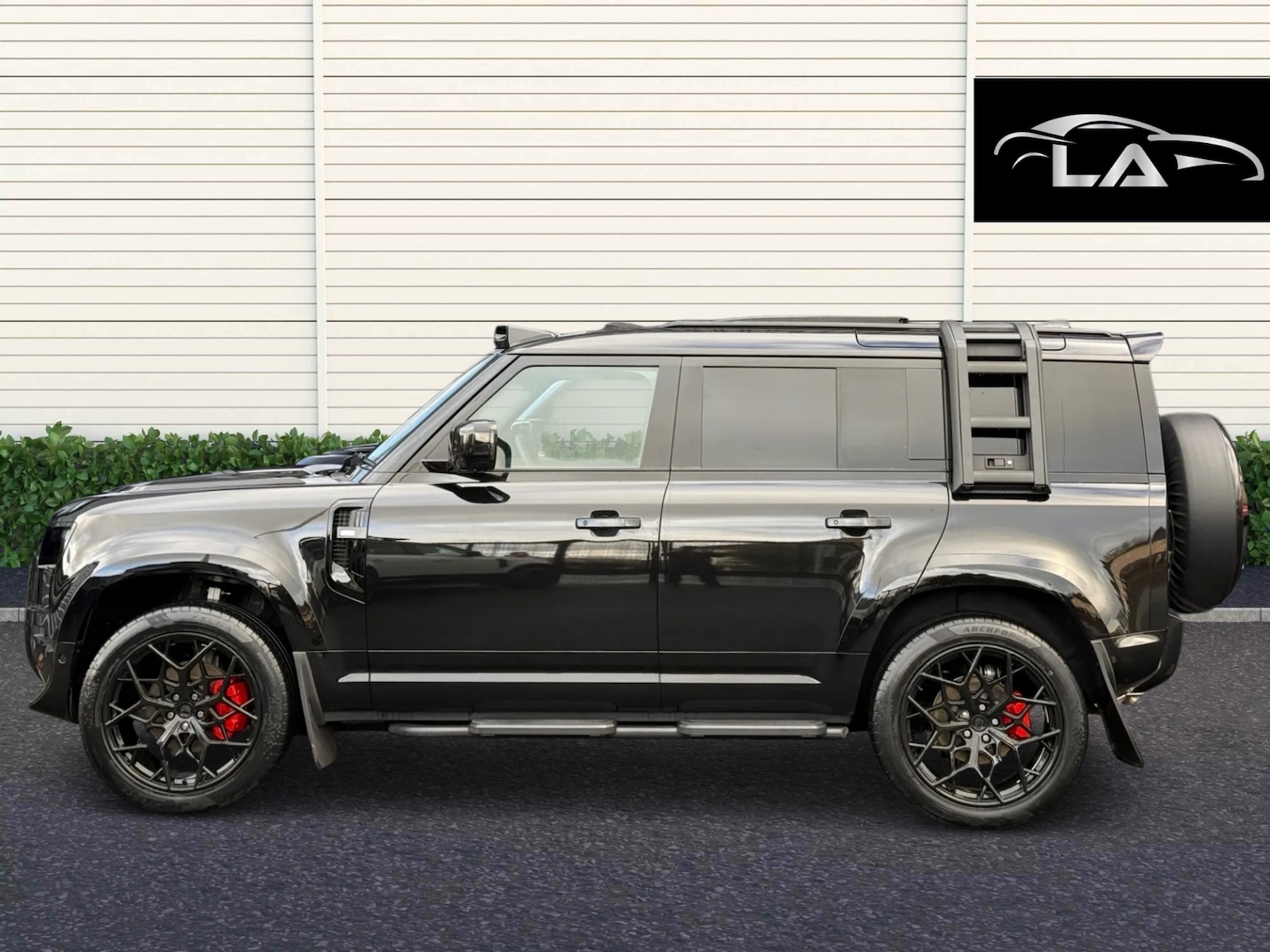 Used Land Rover Defender 2025 for sale - 76741408: Photo 3