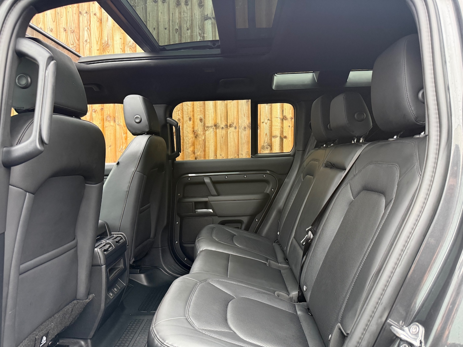 Used Land Rover Defender 2024 for sale - 76578277: Photo 12