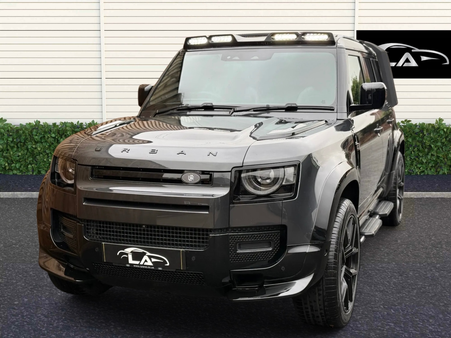 Used Land Rover Defender 2024 for sale - 76578277: Photo 2