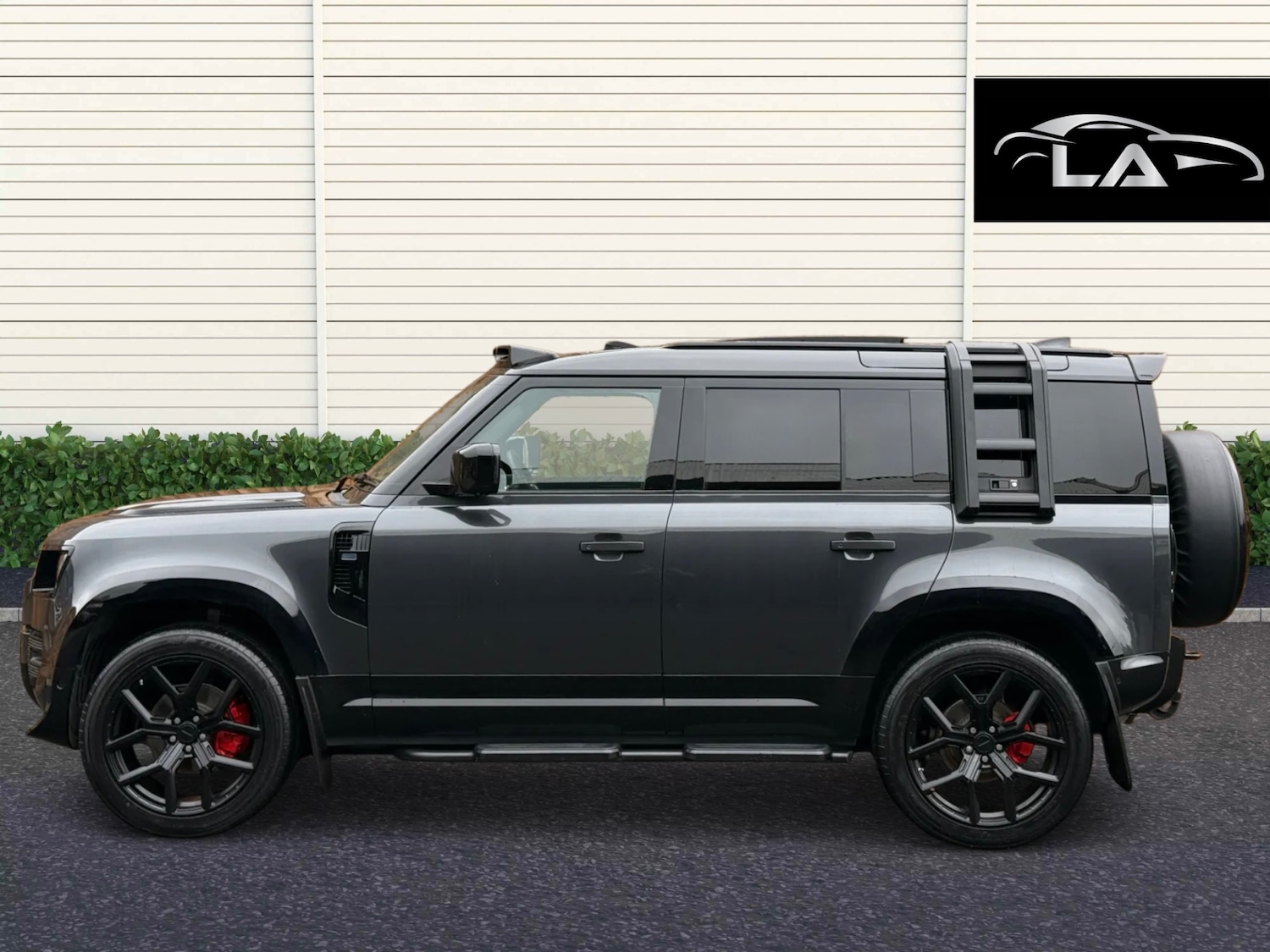 Used Land Rover Defender 2024 for sale - 76578277: Photo 3