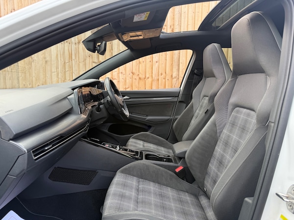Used Volkswagen Golf 2024 for sale - 75207931: Photo 8
