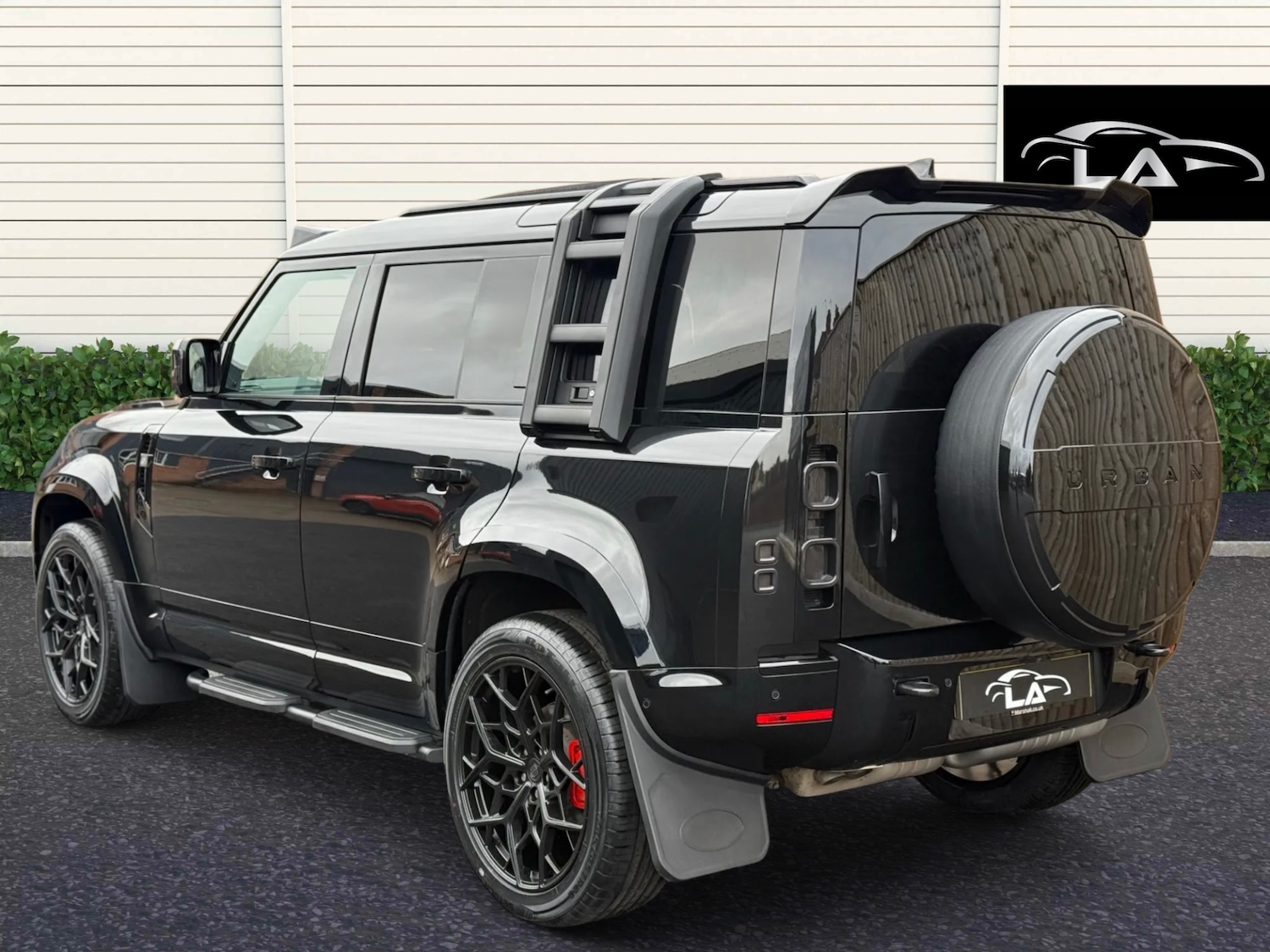 Used Land Rover Defender 2024 for sale - 76725461: Photo 5