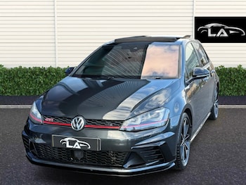 Used Volkswagen Golf 2017 for sale - 76368408: Photo