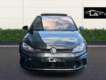 Used Volkswagen Golf 2017 for sale - 76368408: Photo