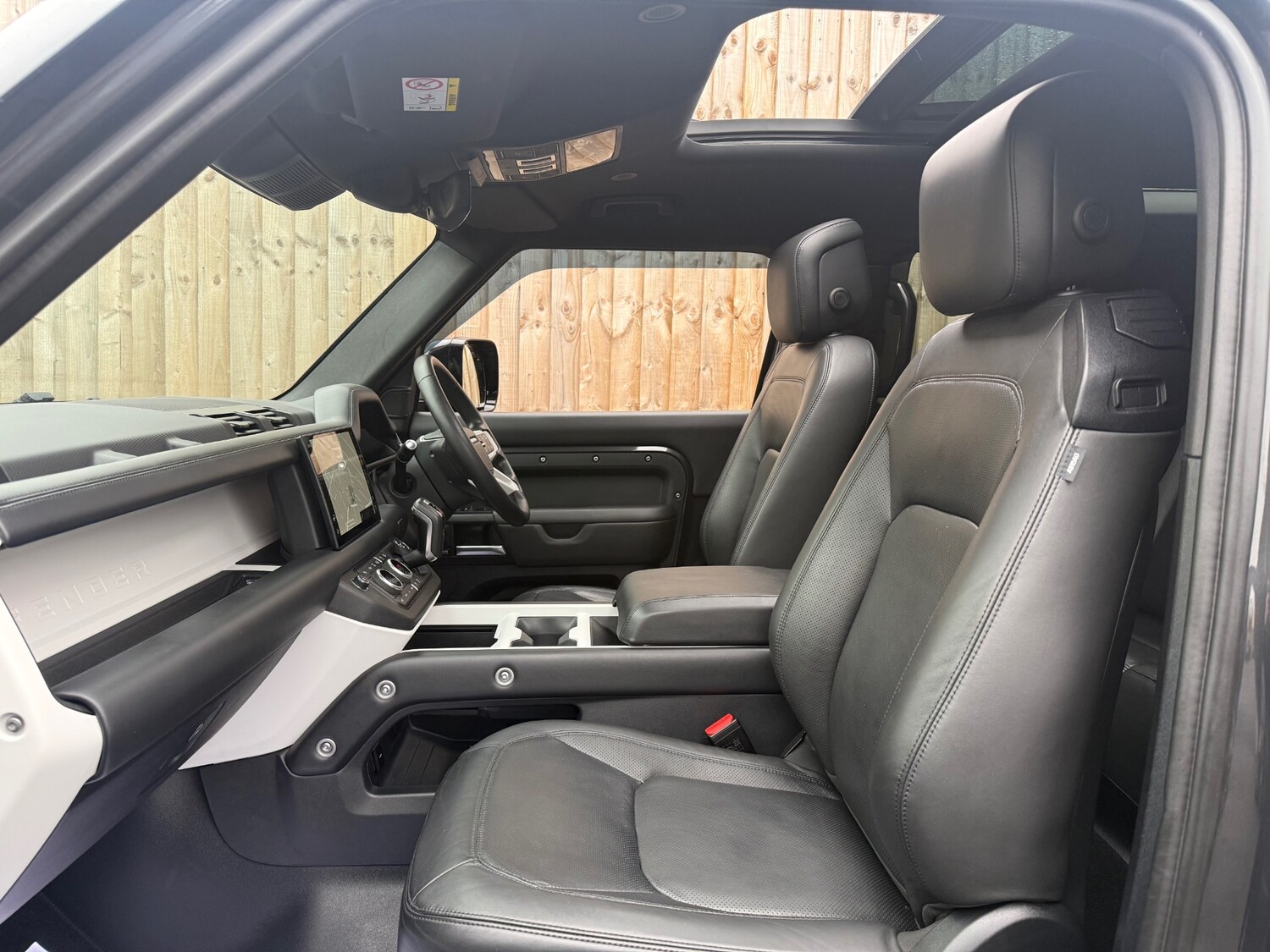 Used Land Rover Defender 2025 for sale - 77848752: Photo 8