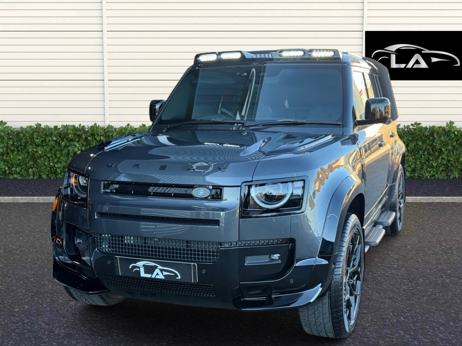 Used Land Rover Defender 2025 for sale - 77045789: Photo 2