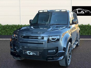 Used Land Rover Defender 2025 for sale - 77045789: Photo