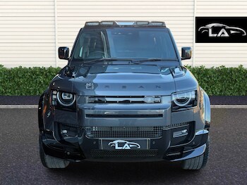 Used Land Rover Defender 2025 for sale - 77045789: Photo