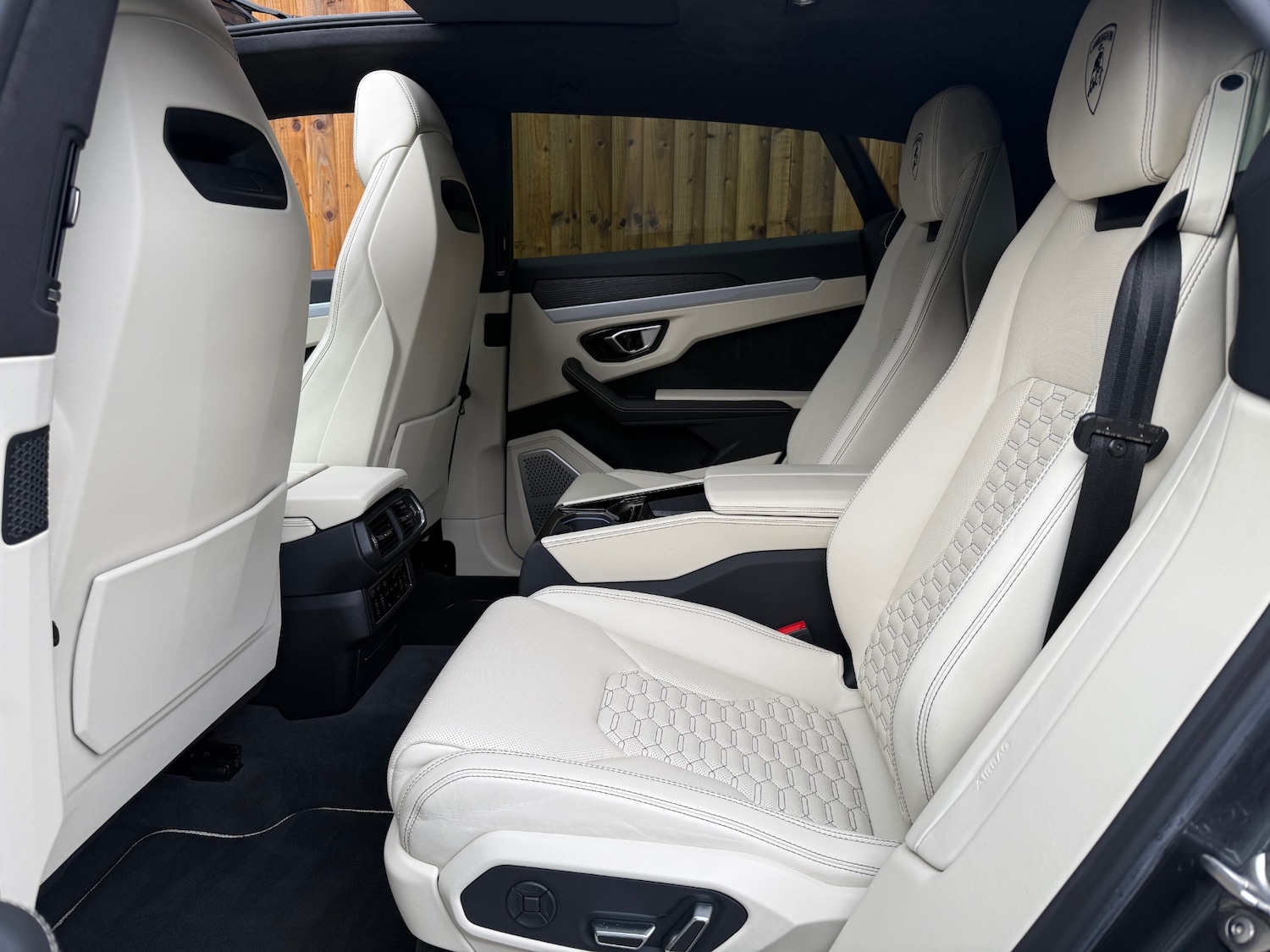 Used Lamborghini Urus 2019 for sale - 77180089: Photo 12