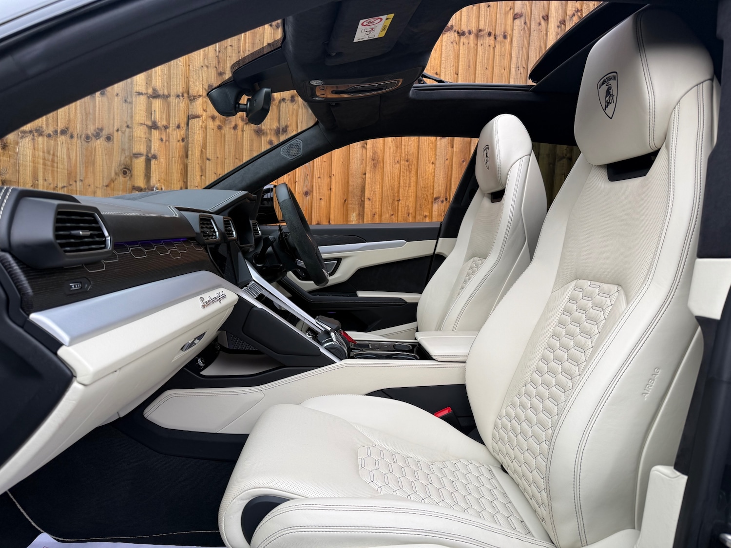 Used Lamborghini Urus 2019 for sale - 77180089: Photo 8