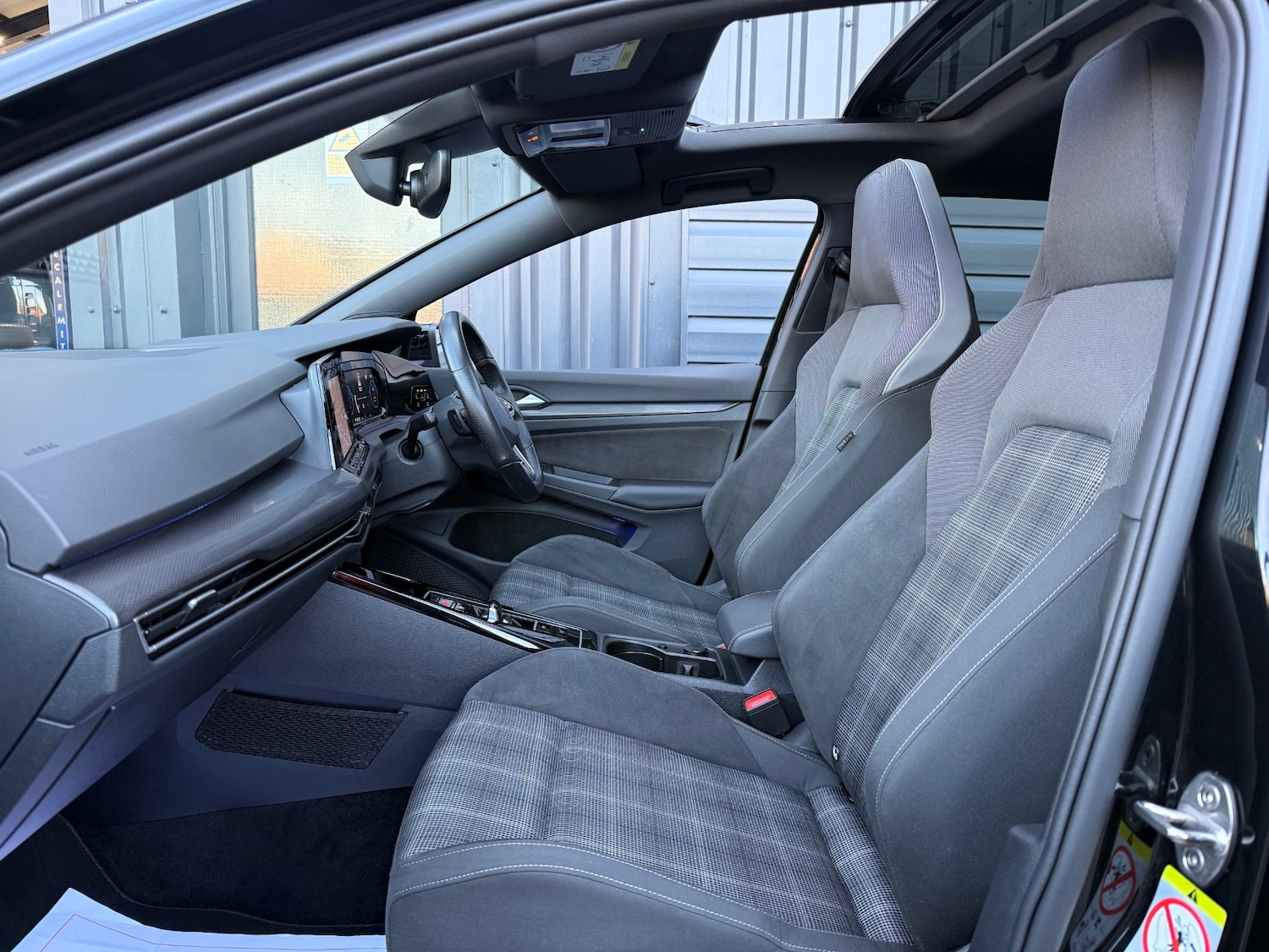 Used Volkswagen Golf 2024 for sale - 77653349: Photo 8