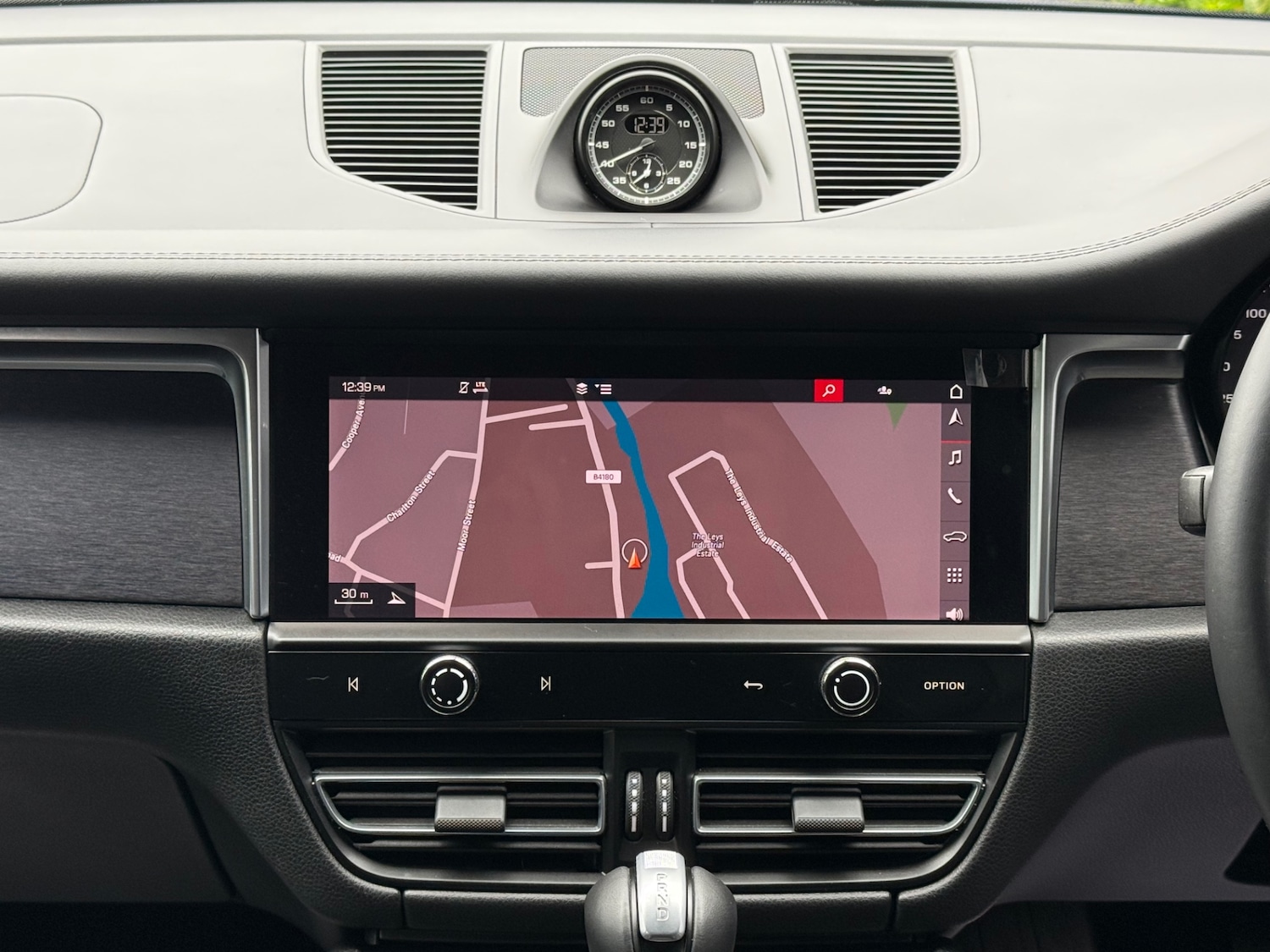 Used Porsche Macan 2024 for sale - 78056851: Photo 11