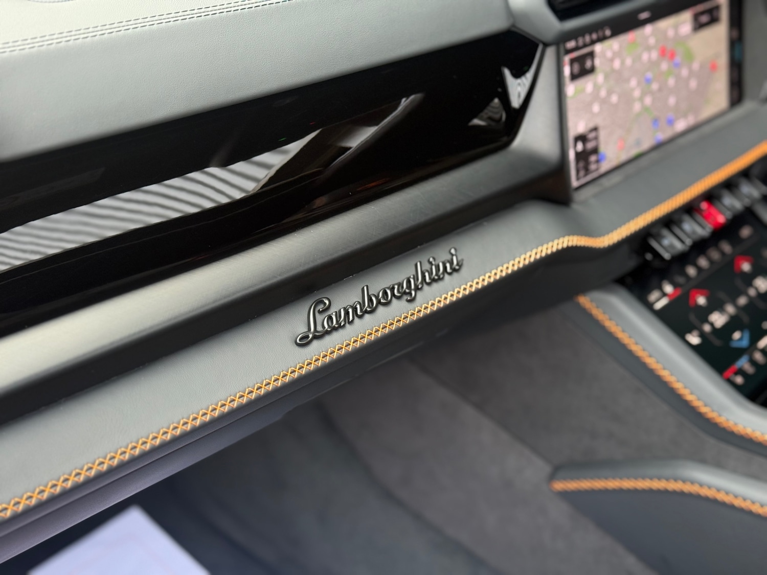 Used Lamborghini Urus 2025 for sale - 76065361: Photo 14