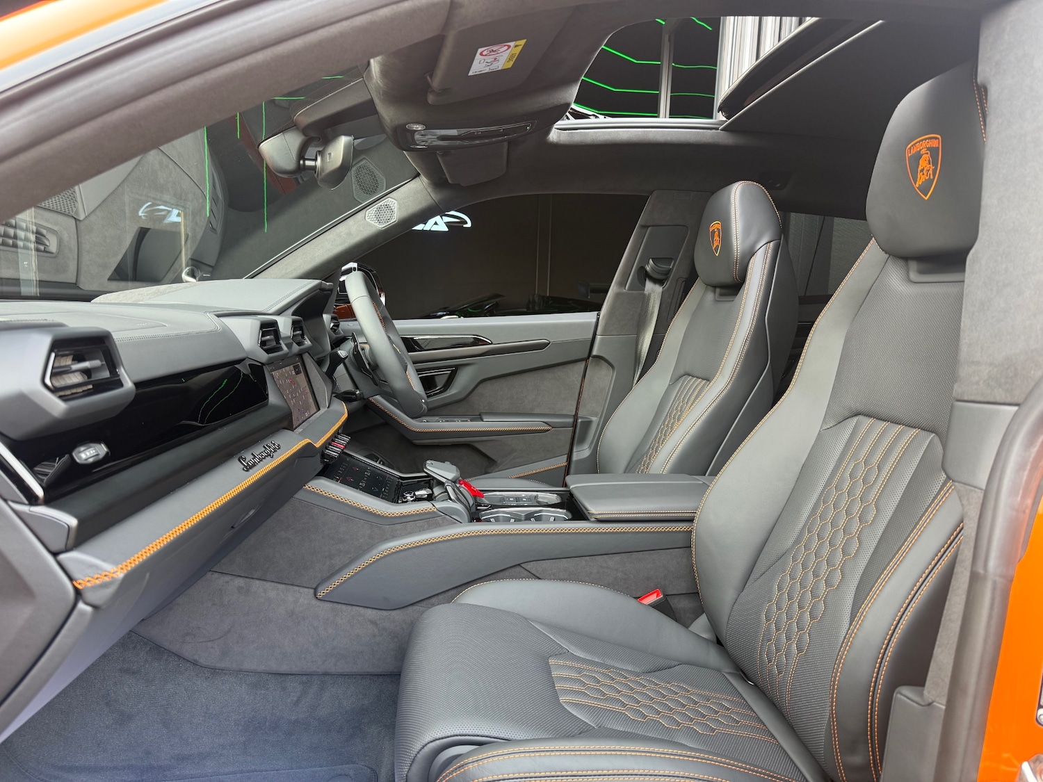Used Lamborghini Urus 2025 for sale - 76065361: Photo 8