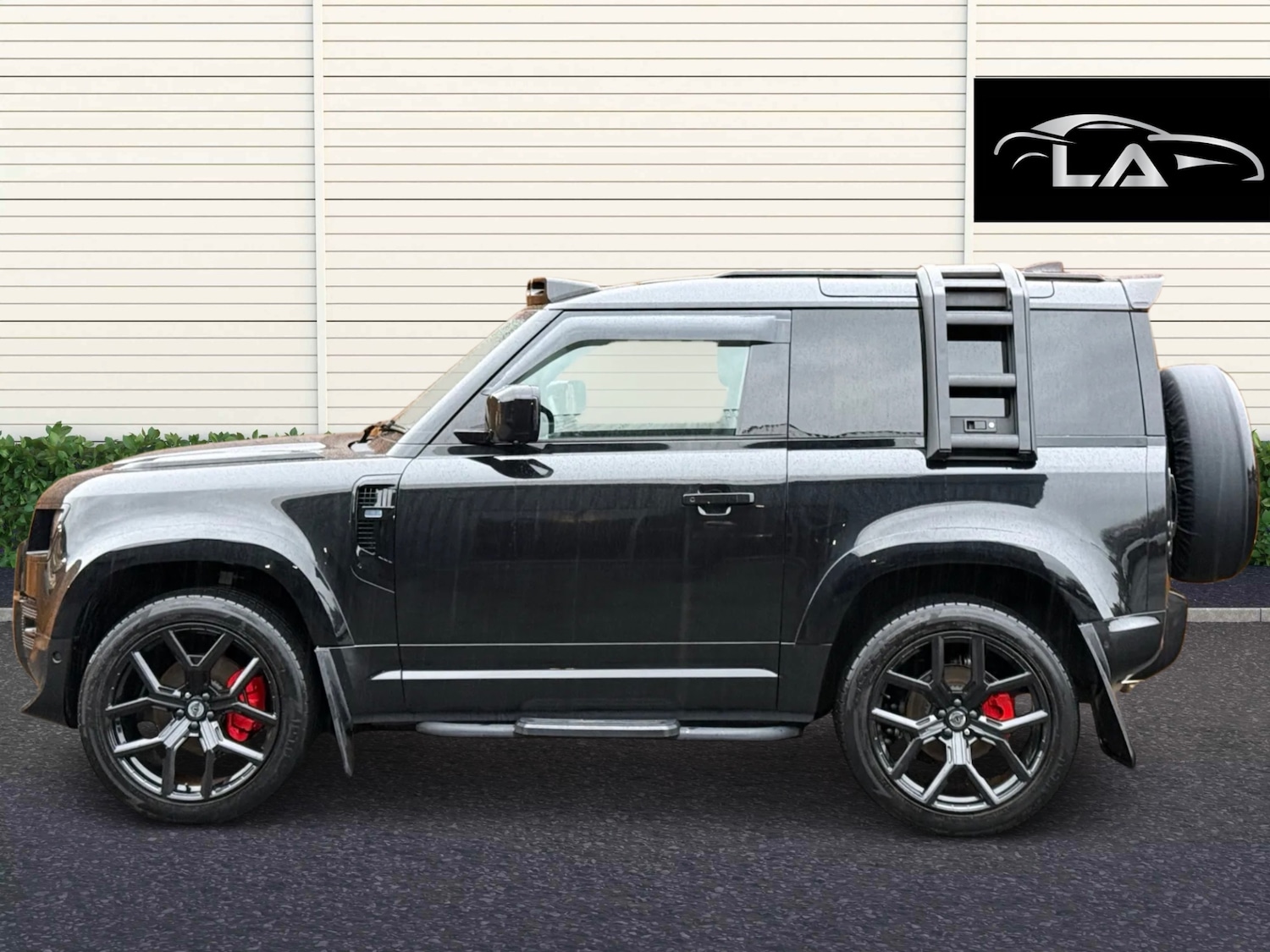 Used Land Rover Defender 2021 for sale - 77357004: Photo 3