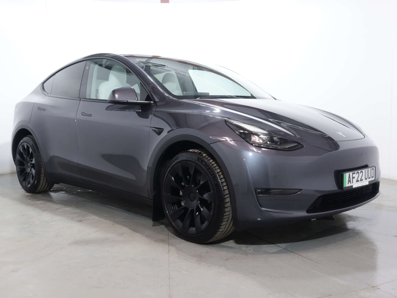 Used Tesla Model Y 2022 for sale - 76102734: Photo 1