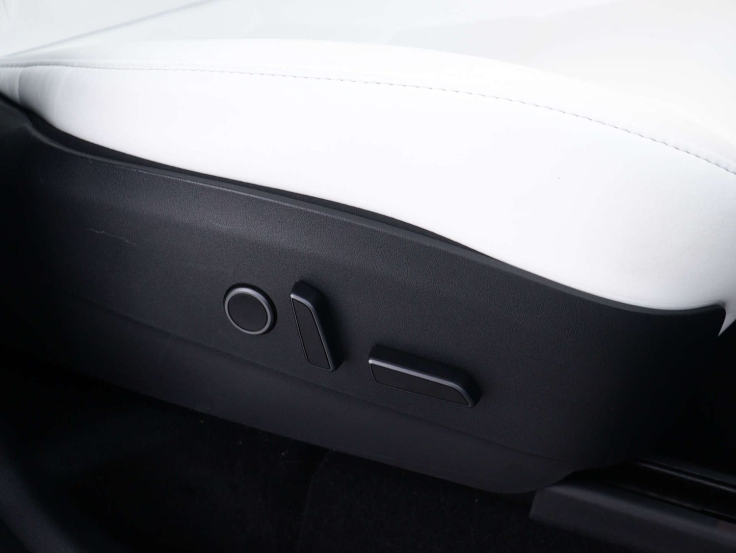 Used Tesla Model Y 2022 for sale - 76102734: Photo 34