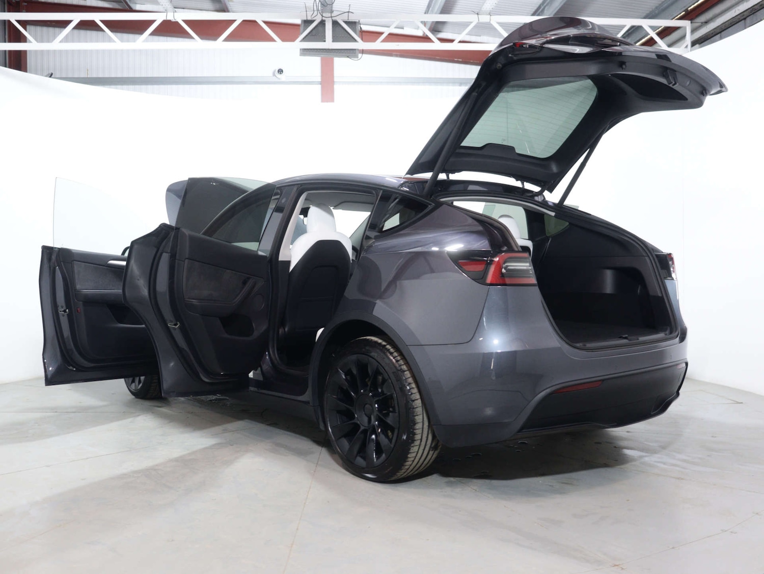 Used Tesla Model Y 2022 for sale - 76102734: Photo 52