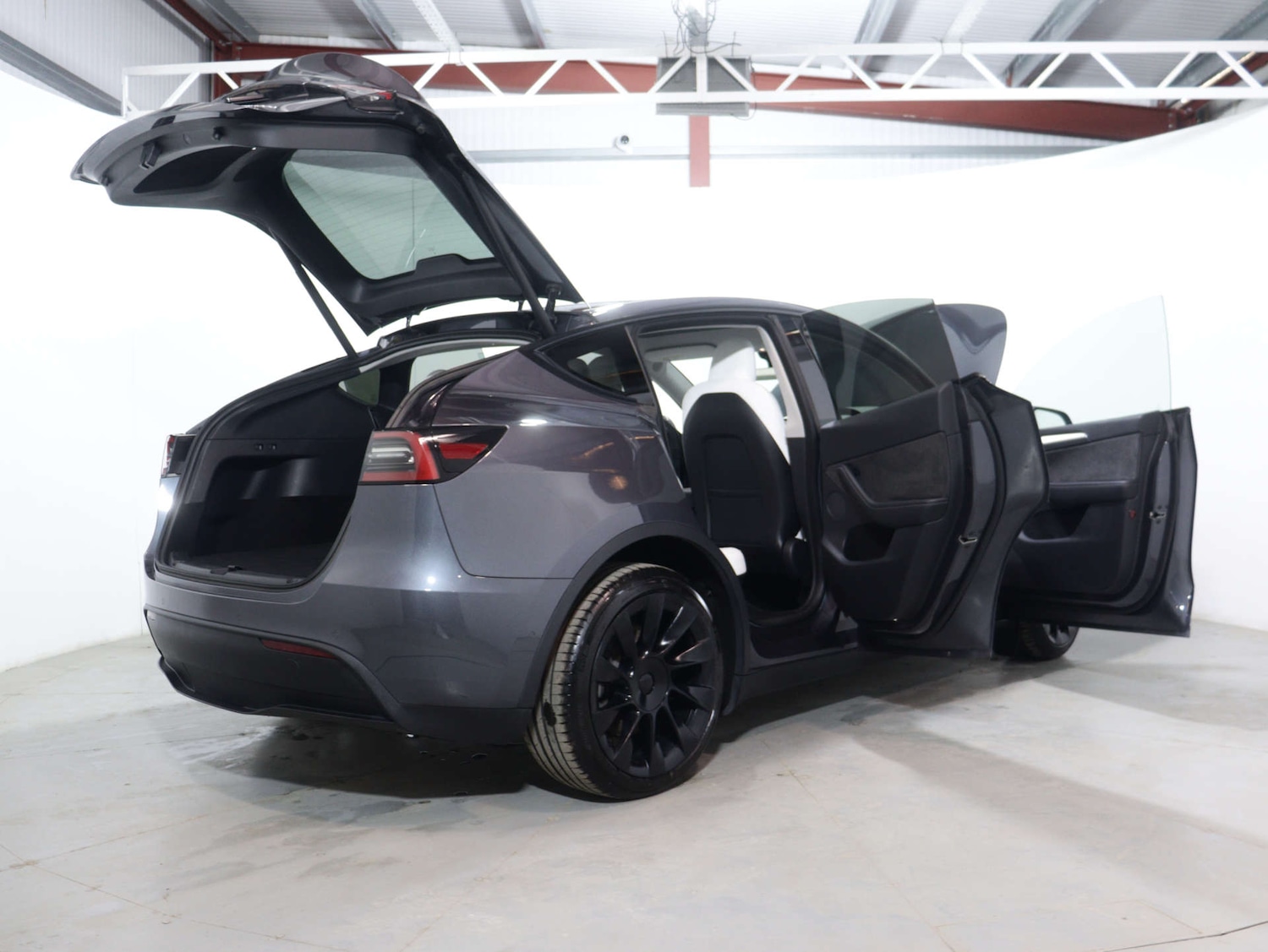 Used Tesla Model Y 2022 for sale - 76102734: Photo 54