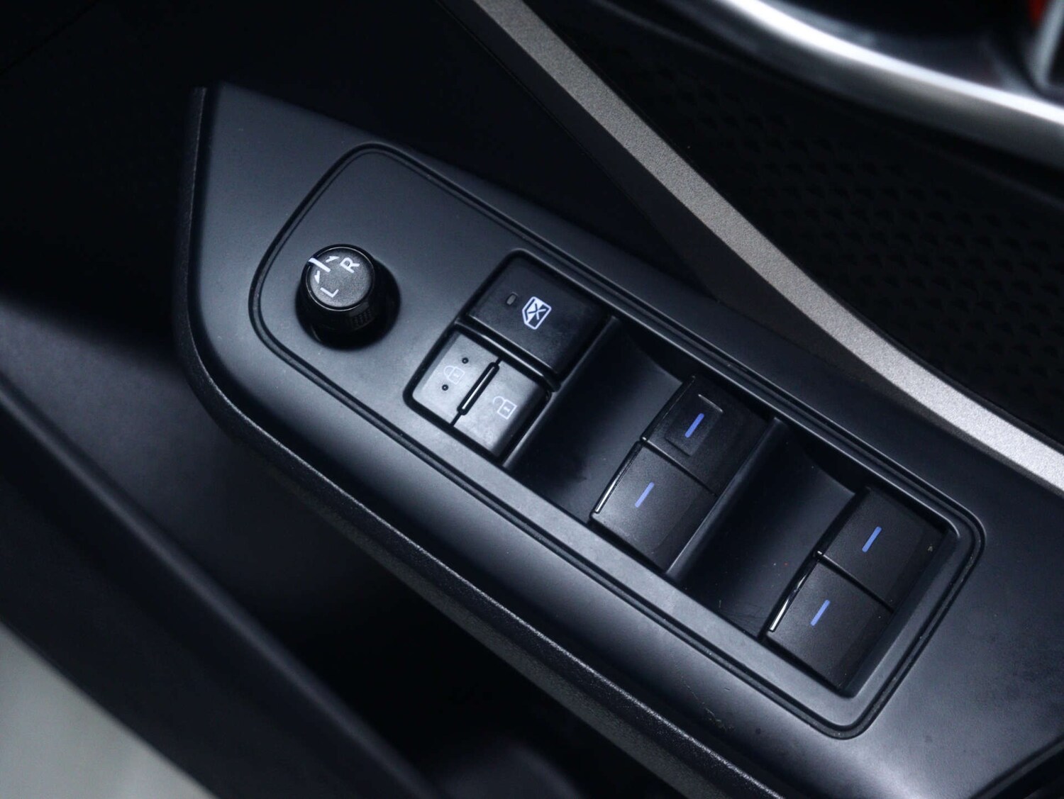 Used Toyota C-HR 2020 for sale - 77830692: Photo 33