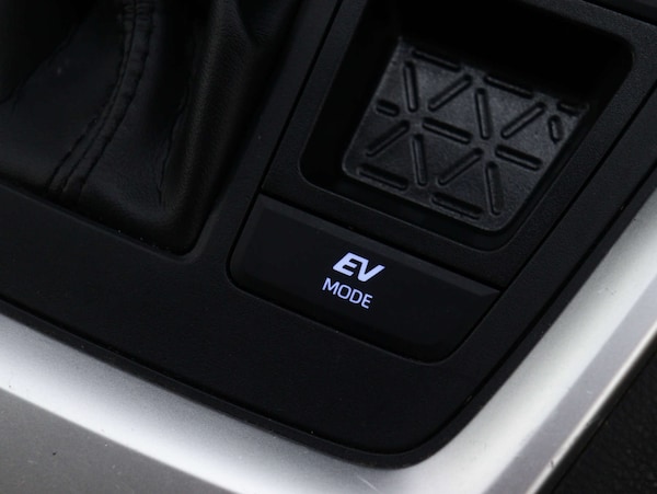 Used Toyota RAV4 2020 for sale - 75304096: Photo 32