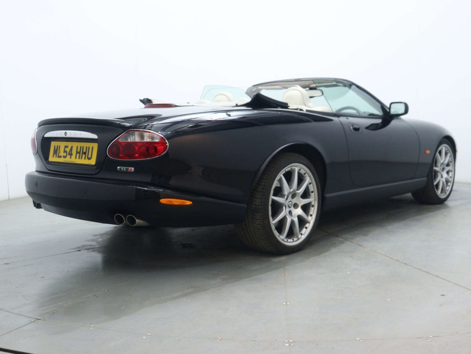 Used Jaguar XKR 2004 for sale - 78053776: Photo 11