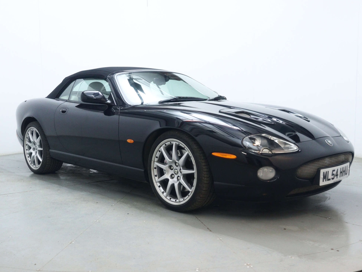 Used Jaguar XKR 2004 for sale - 78053776: Photo 15