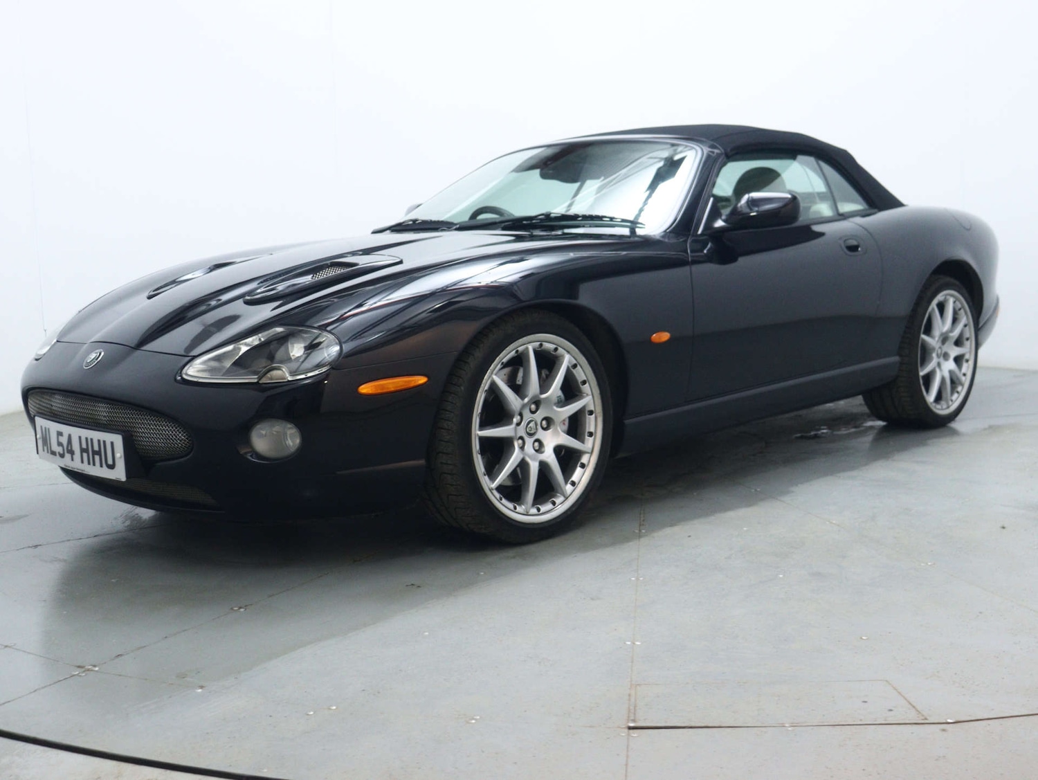 Used Jaguar XKR 2004 for sale - 78053776: Photo 16