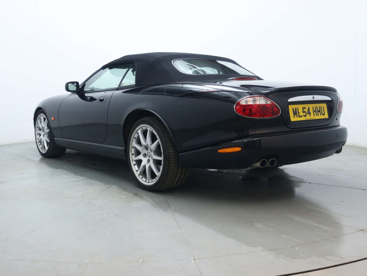 Used Jaguar XKR 2004 for sale - 78053776: Photo 18