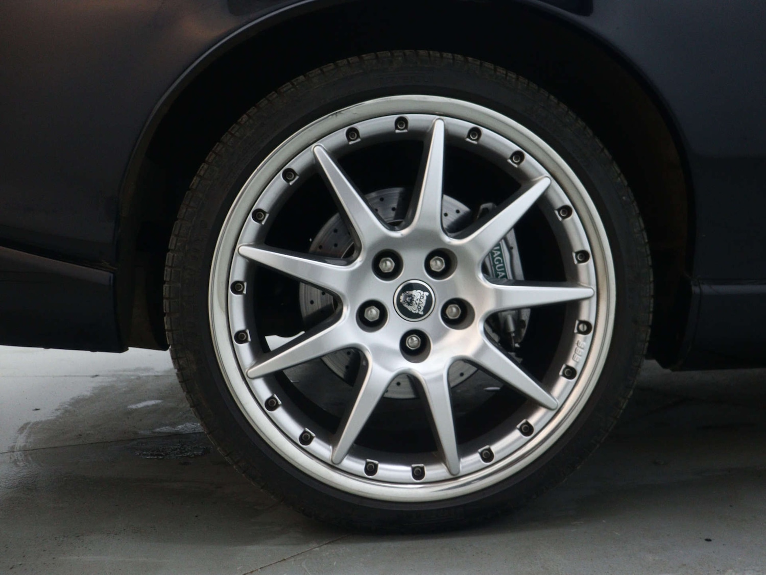 Used Jaguar XKR 2004 for sale - 78053776: Photo 19