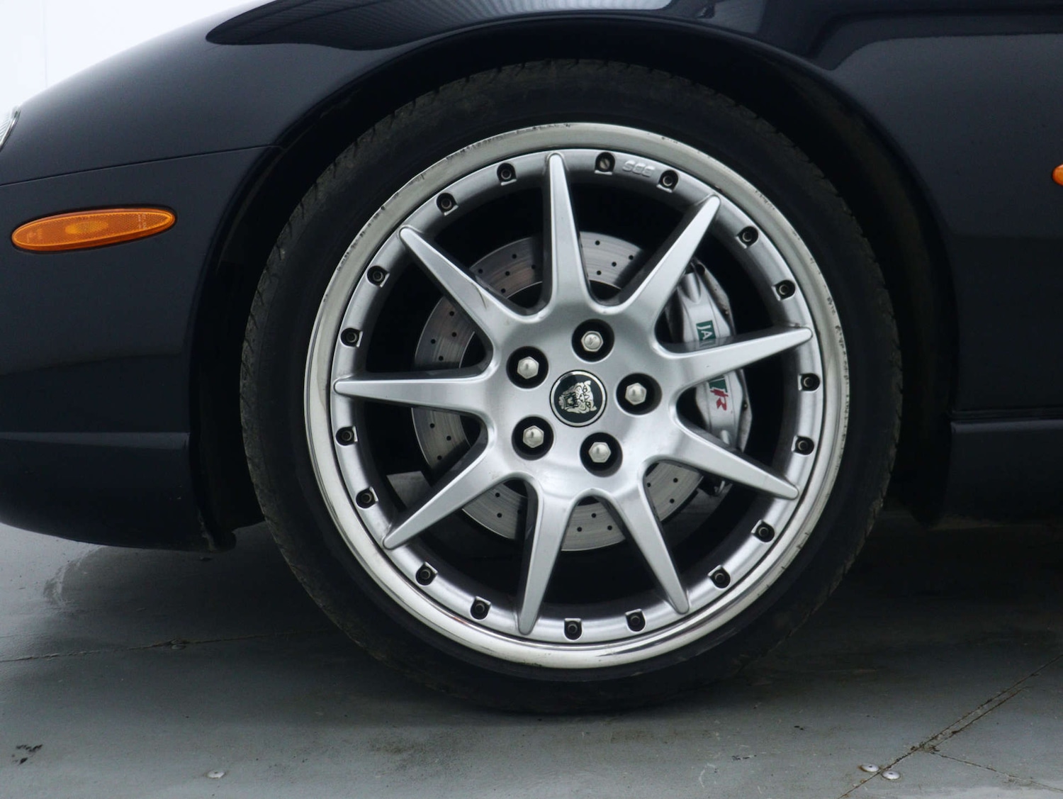 Used Jaguar XKR 2004 for sale - 78053776: Photo 21