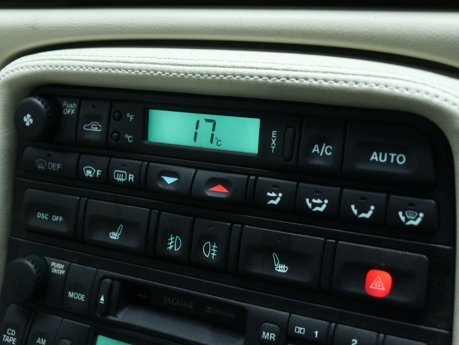 Used Jaguar XKR 2004 for sale - 78053776: Photo 26