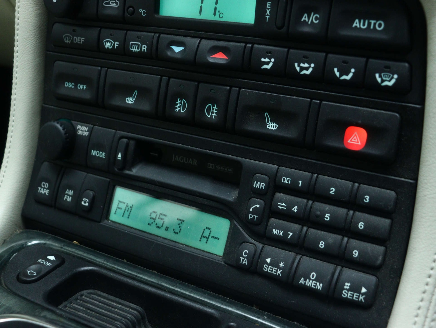 Used Jaguar XKR 2004 for sale - 78053776: Photo 27