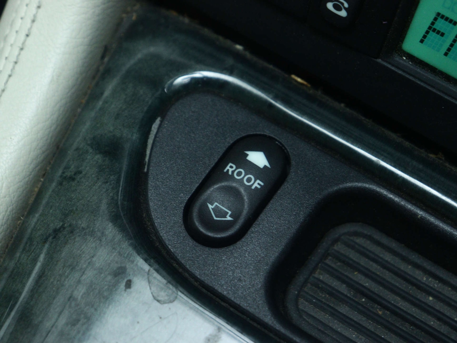 Used Jaguar XKR 2004 for sale - 78053776: Photo 29