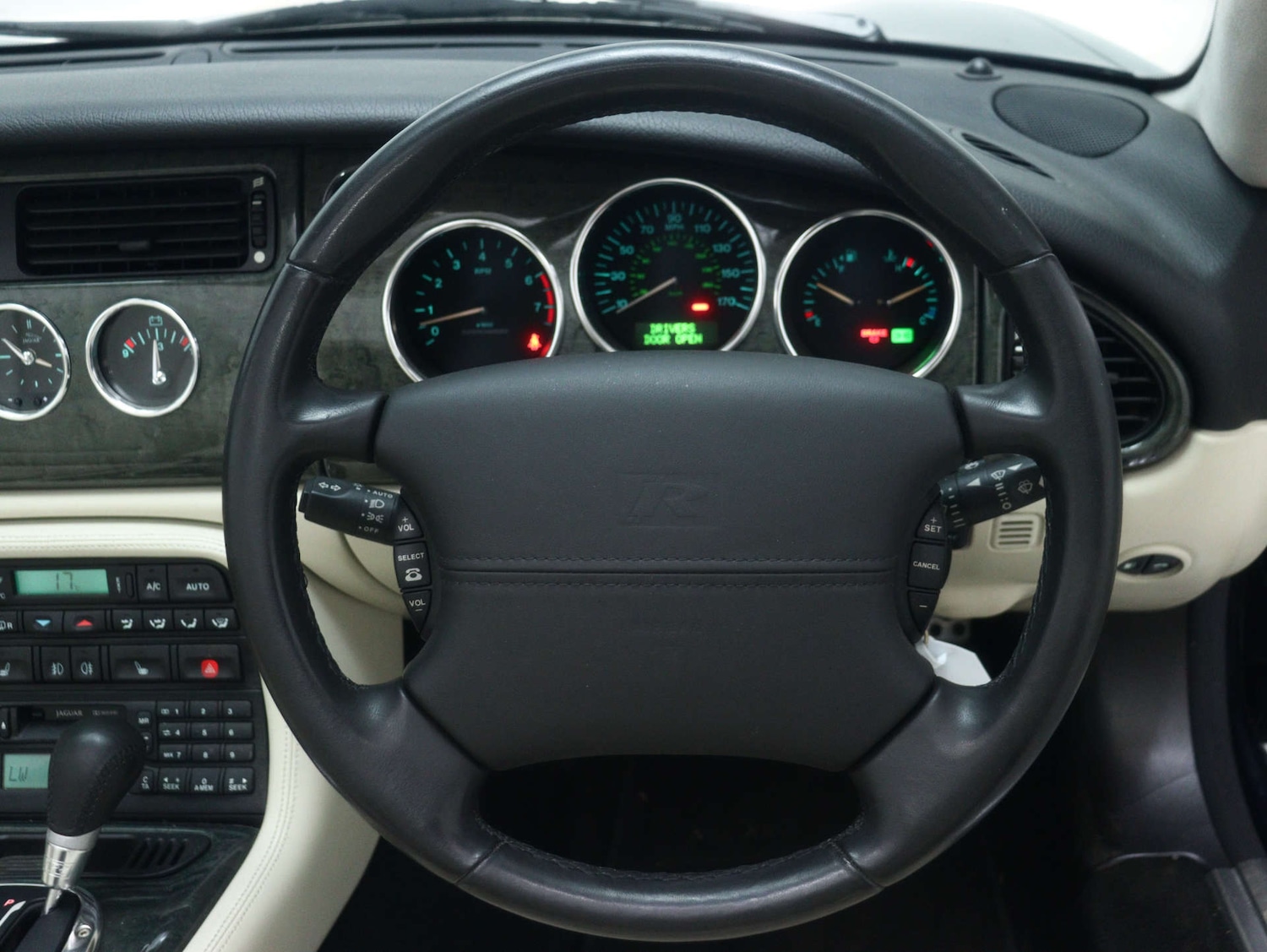 Used Jaguar XKR 2004 for sale - 78053776: Photo 36