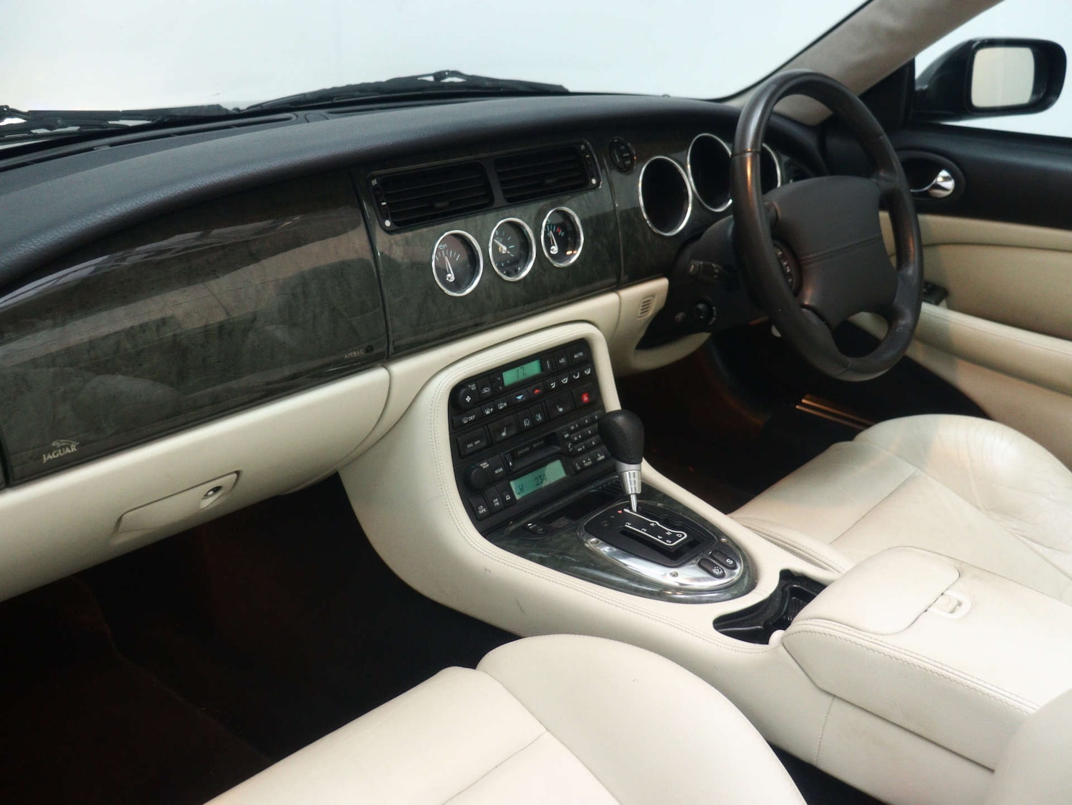 Used Jaguar XKR 2004 for sale - 78053776: Photo 42