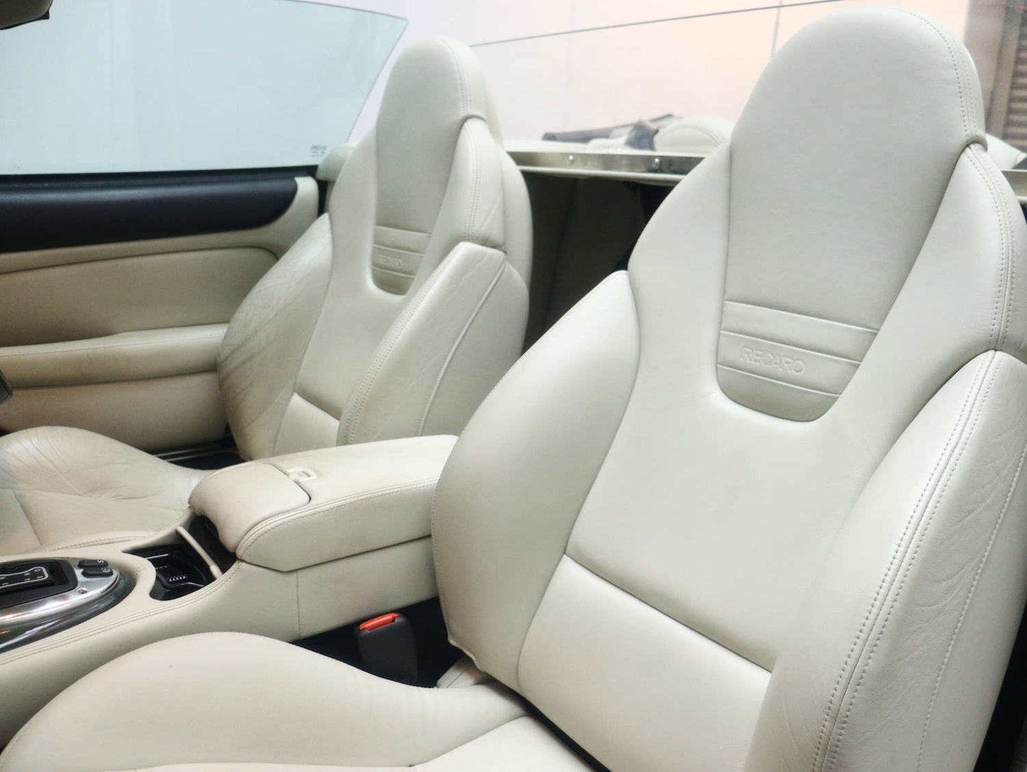 Used Jaguar XKR 2004 for sale - 78053776: Photo 44