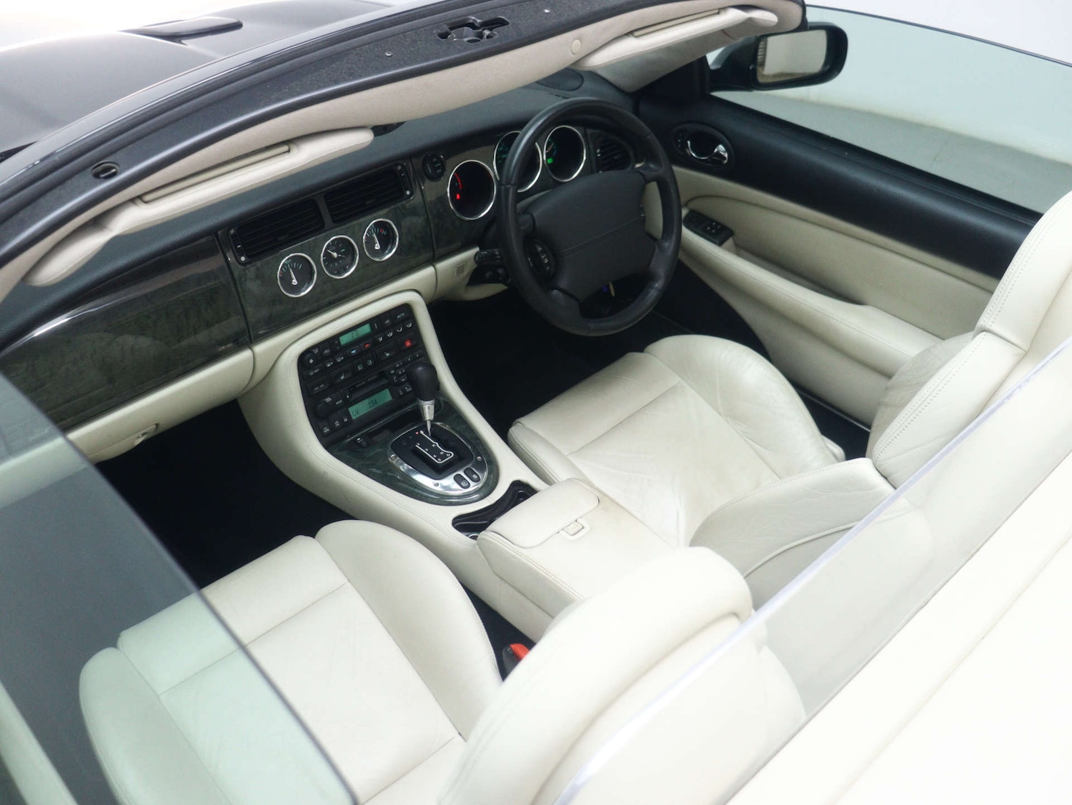 Used Jaguar XKR 2004 for sale - 78053776: Photo 46