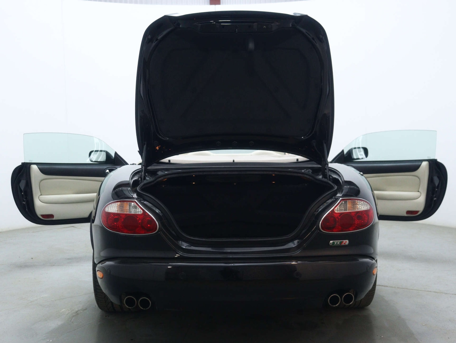 Used Jaguar XKR 2004 for sale - 78053776: Photo 55