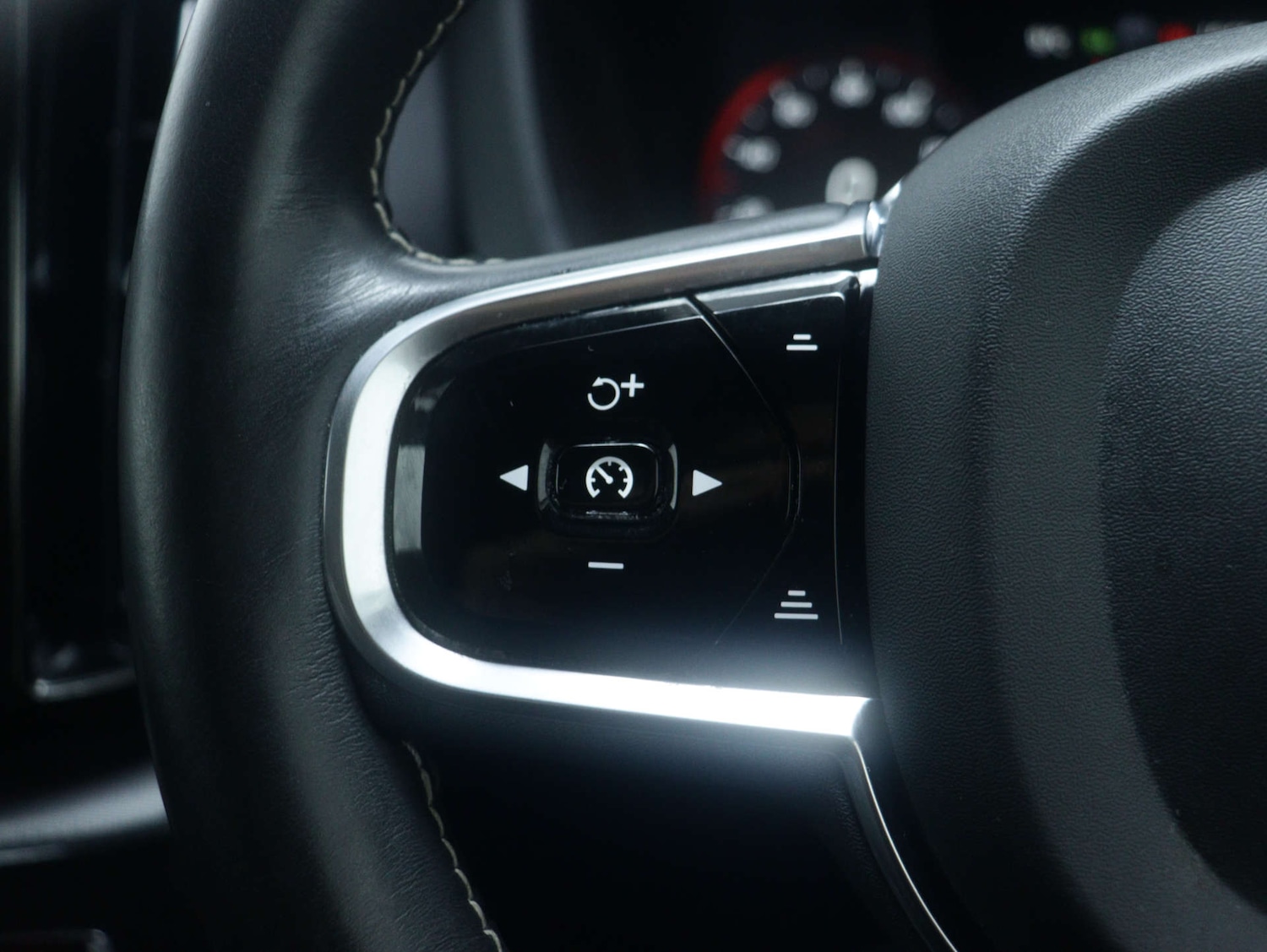 Used Volvo XC60 2021 for sale - 76894436: Photo 33