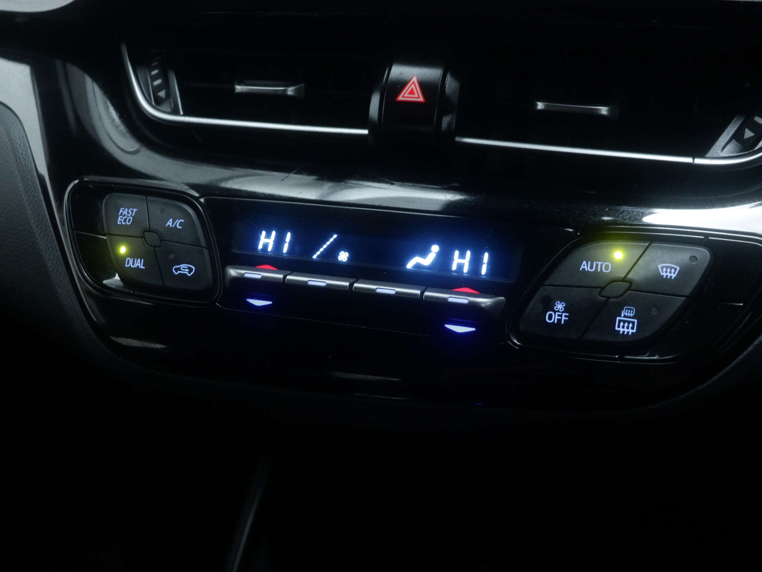 Used Toyota C-HR 2022 for sale - 76765026: Photo 26