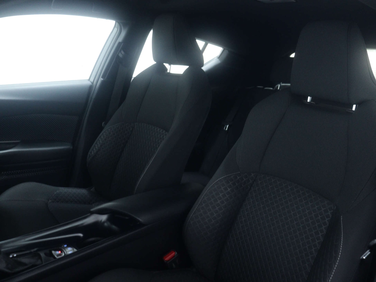 Used Toyota C-HR 2022 for sale - 76765026: Photo 40