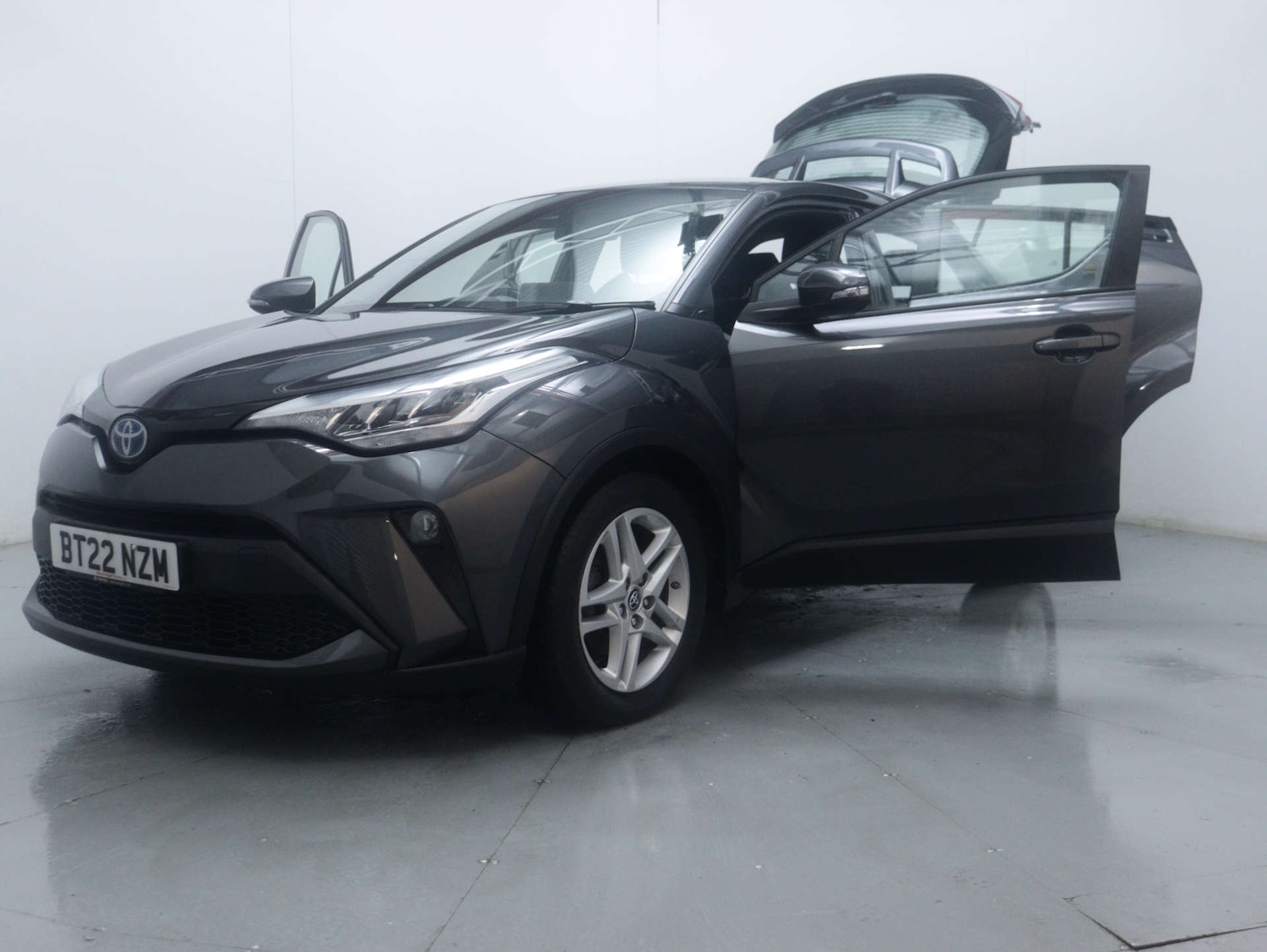 Used Toyota C-HR 2022 for sale - 76765026: Photo 45