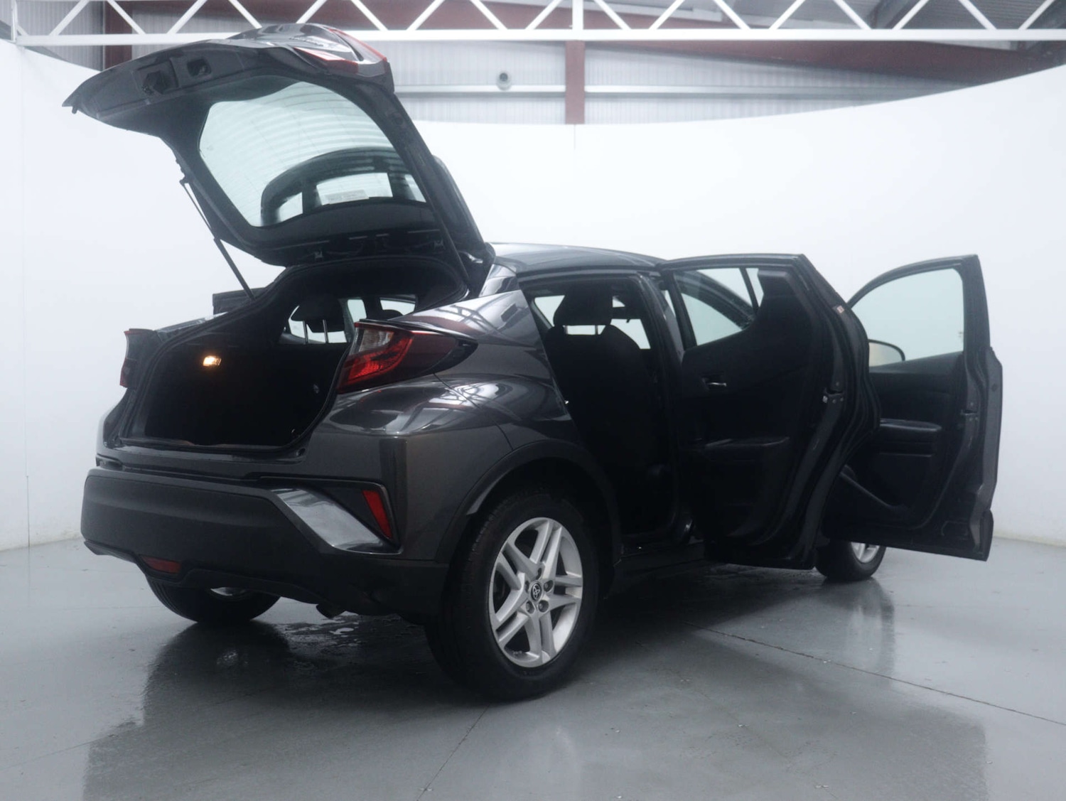 Used Toyota C-HR 2022 for sale - 76765026: Photo 49