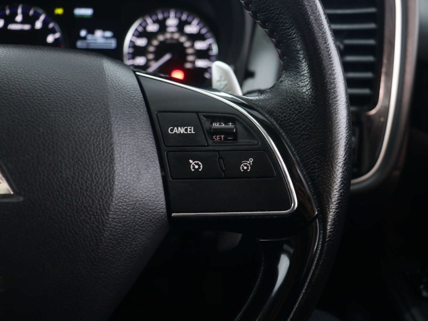 Used Mitsubishi Outlander 2018 for sale - 76157429: Photo 36