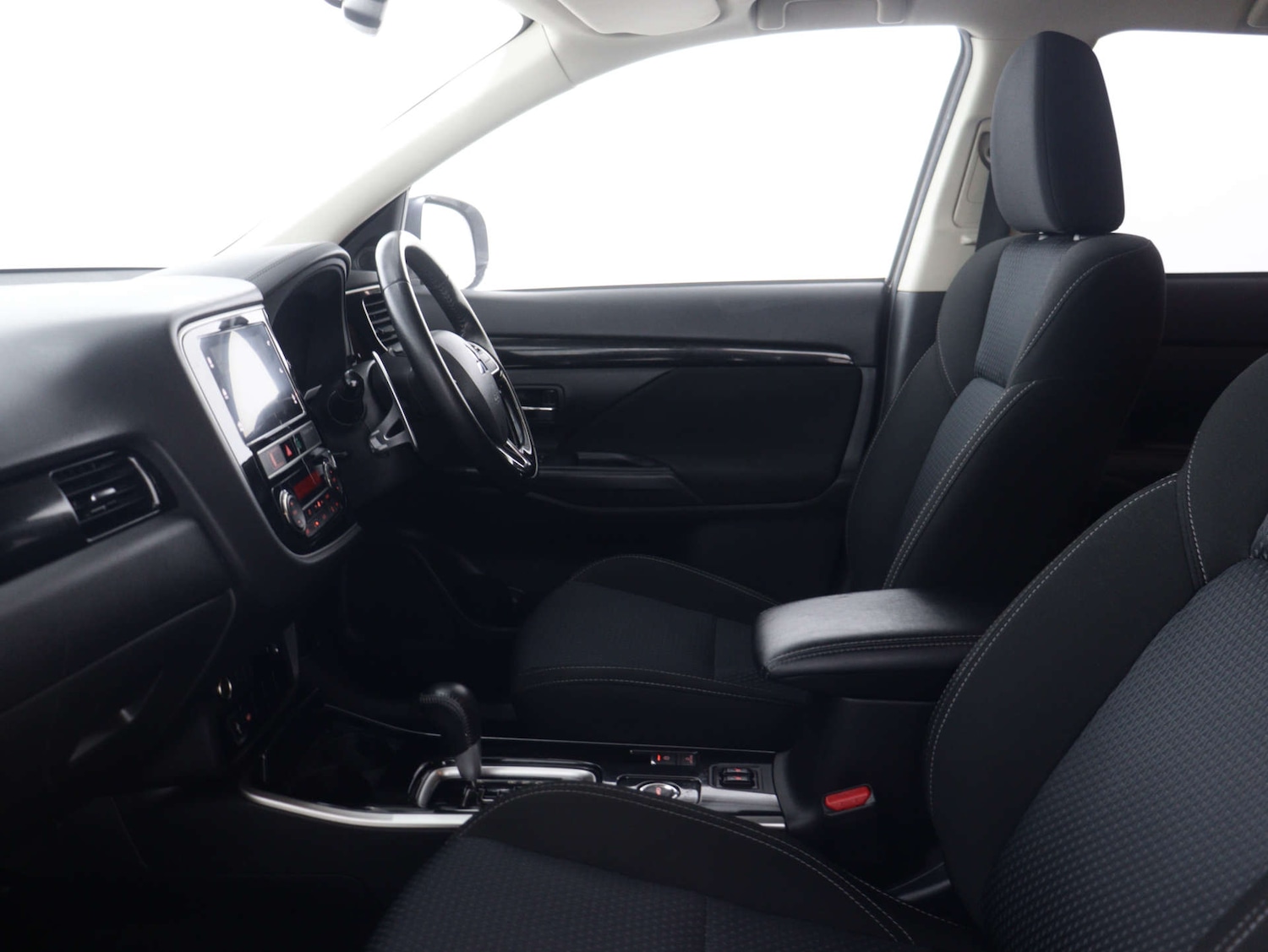 Used Mitsubishi Outlander 2018 for sale - 76157429: Photo 47