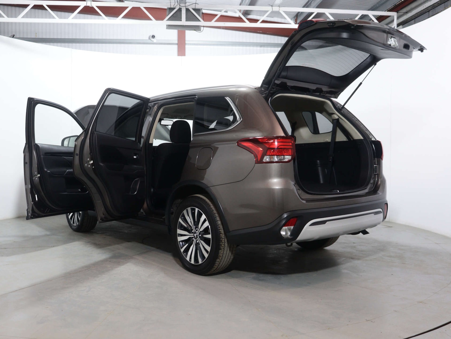 Used Mitsubishi Outlander 2018 for sale - 76157429: Photo 60